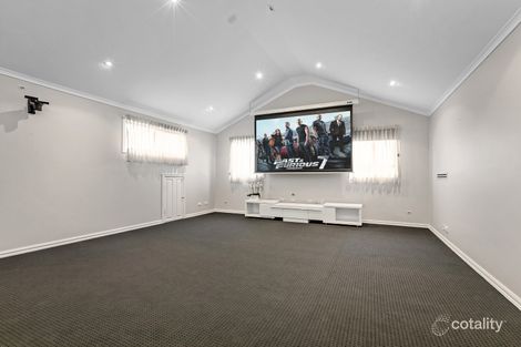 Property photo of 11 Hillrise Court Mill Park VIC 3082