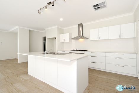 Property photo of 40 Lionfish Way Waikiki WA 6169