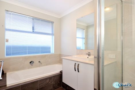 Property photo of 40 Lionfish Way Waikiki WA 6169