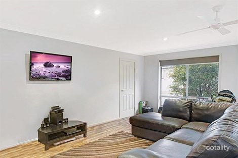 Property photo of 4 Plane Tree Circuit Woongarrah NSW 2259