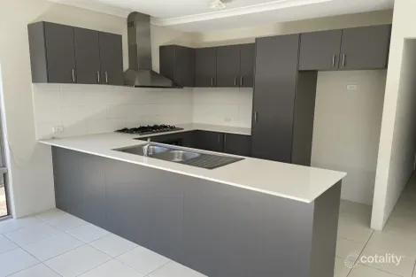21 TRATMAN RD, CAVERSHAM, WA 6055