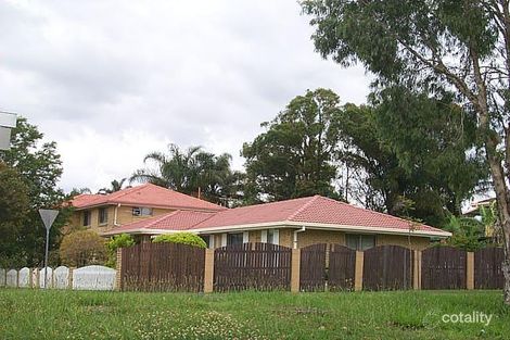 31 Meadowlands Rd, Carindale, QLD 4152