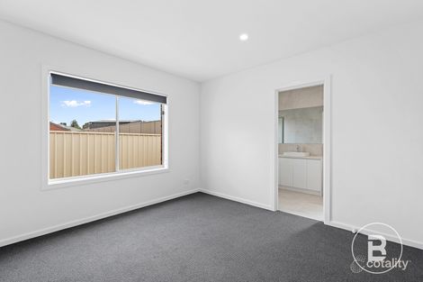 Property photo of 3/17 Grantham Terrace Kangaroo Flat VIC 3555
