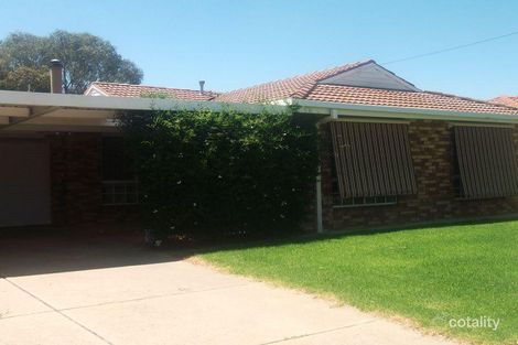 Property photo of 27 Grevillea Crescent Lake Albert NSW 2650