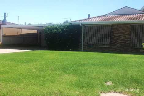 Property photo of 27 Grevillea Crescent Lake Albert NSW 2650