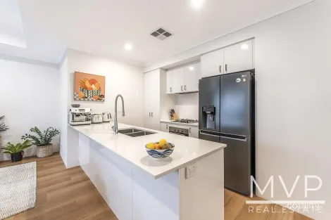 Property photo of 8 Botanical Place Kardinya WA 6163