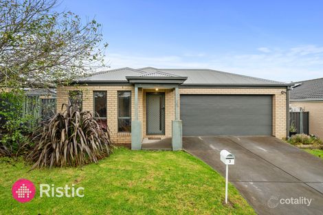 Property photo of 3 Doonie Way Pakenham VIC 3810