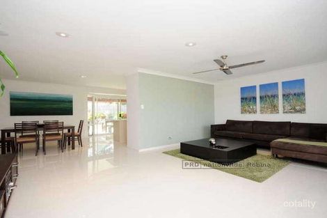 Property photo of 10 Breeana Court Mudgeeraba QLD 4213