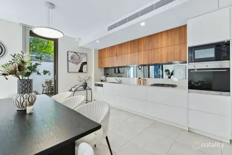 Property photo of 2/2 Devine Street Erskineville NSW 2043