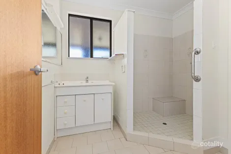 Property photo of 18/8 Highfields Road Highfields QLD 4352