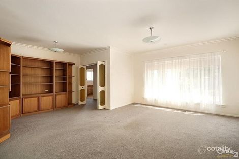 Property photo of 76 Chapel Road Moorabbin VIC 3189