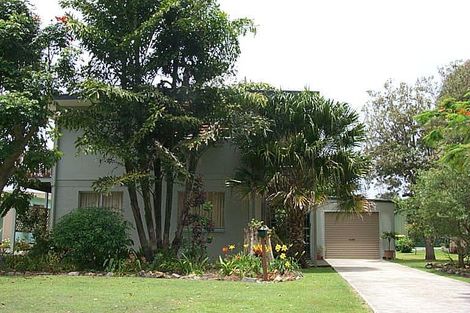 32 Santa Monica Ave, Coolum Beach, QLD 4573