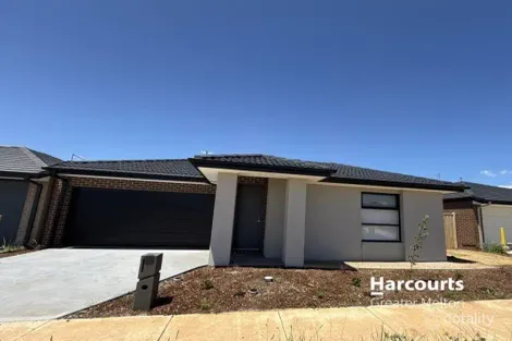 11 HARSHAW RD, THORNHILL PARK, VIC 3335