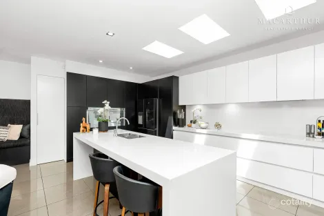 Property photo of 24 Churchill Avenue Kooringal NSW 2650
