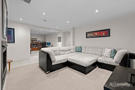 Property photo of 8 Oakmoss Place Berwick VIC 3806