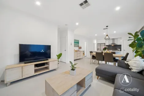 Property photo of 11 Macadamia Loop Piara Waters WA 6112