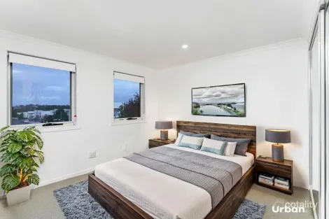 Property photo of 70 Indigo Crescent Denham Court NSW 2565