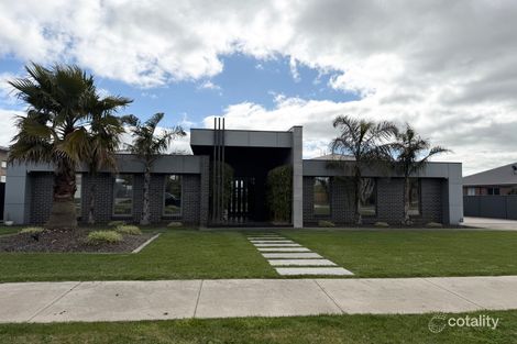 13 Monument Bvd, Cardigan, VIC 3352