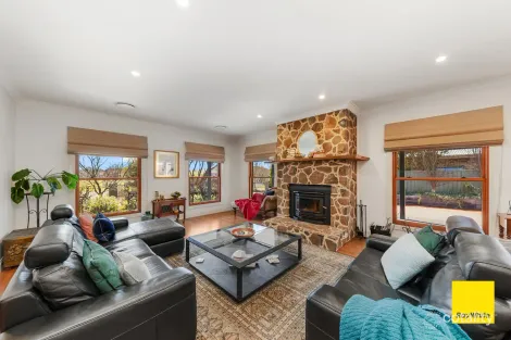 Property photo of 54 Day Circuit Bungendore NSW 2621