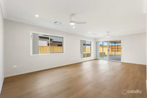 Property photo of 20 Turton Circuit Highfields QLD 4352