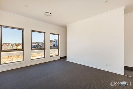 Property photo of 1 Hillcrest Street Crace ACT 2911