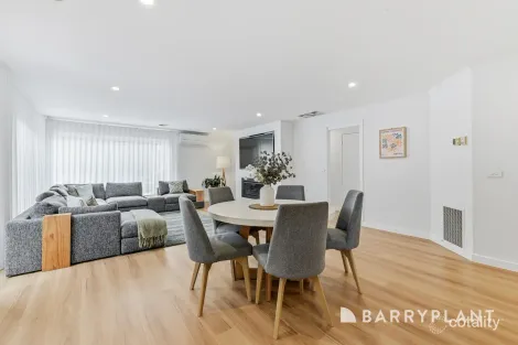 Property photo of 41 Highfielde Avenue Berwick VIC 3806