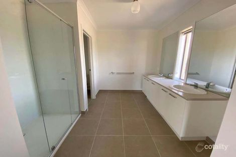 Property photo of 5 Seabreezer Place Point Cook VIC 3030
