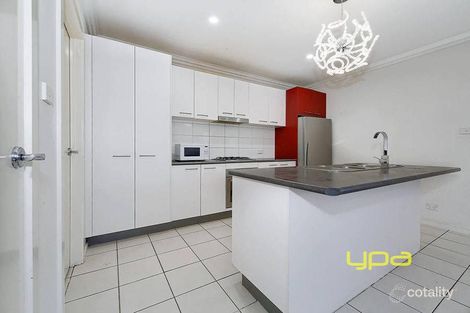 Property photo of 16 Viewbank Circuit Roxburgh Park VIC 3064