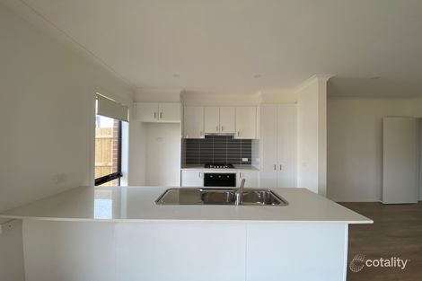 Property photo of 11 Cardiff Circuit Carrum Downs VIC 3201