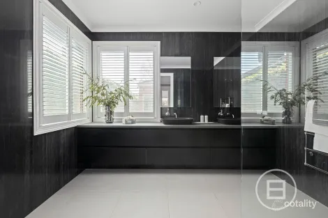 Property photo of 11 Winifred Crescent Glen Iris VIC 3146