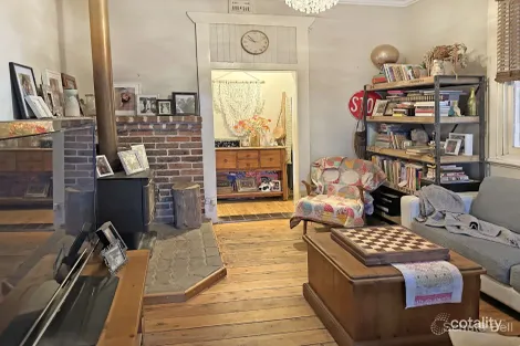 Property photo of 25 Meryula Street Narromine NSW 2821