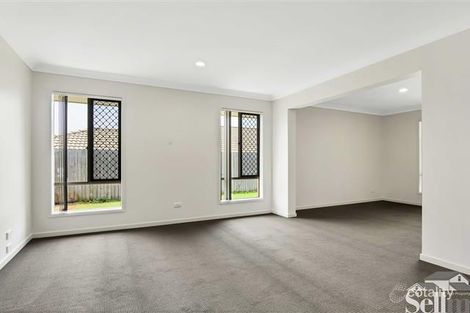 Property photo of 14 Lachlan Lane Hillcrest QLD 4118