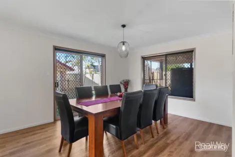 Property photo of 39 Blenheim Crescent Yamanto QLD 4305