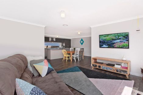Property photo of 8 Learmonth Close Dennington VIC 3280