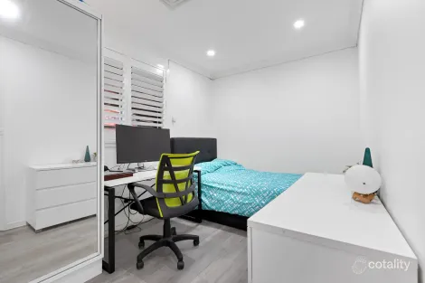 Property photo of 10 Valencia Crescent Toongabbie NSW 2146