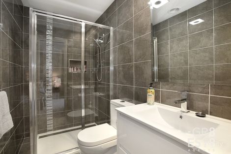 Property photo of 1 Yarrow Court Berwick VIC 3806