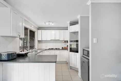 Property photo of 3 Teak Street Brightview QLD 4311