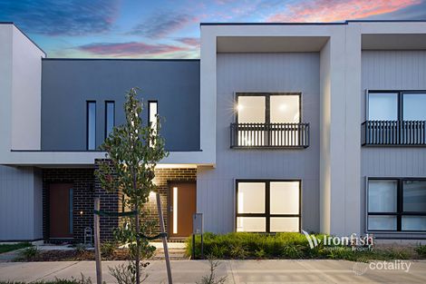 17 Cultura Walk, Cranbourne West, VIC 3977