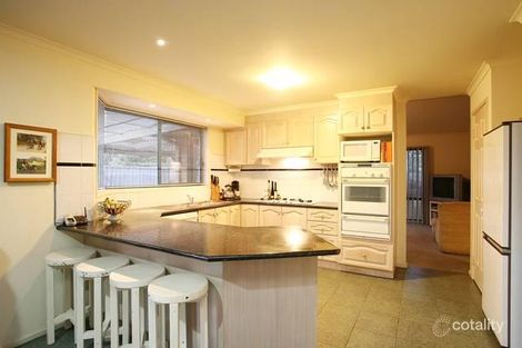 Property photo of 8 Daisy Court Narre Warren South VIC 3805