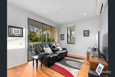 Property photo of 2/199 Hull Road Mooroolbark VIC 3138