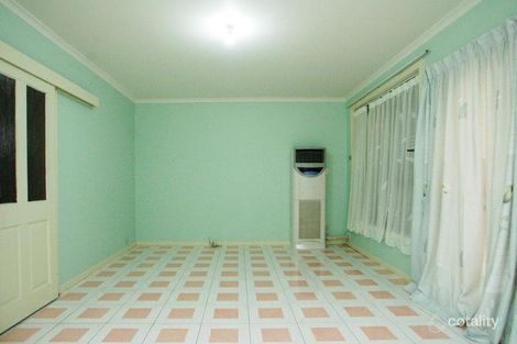 Property photo of 23 Themeda Court Meadow Heights VIC 3048