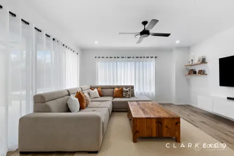 Property photo of 2 Ranger Close Rutherford NSW 2320