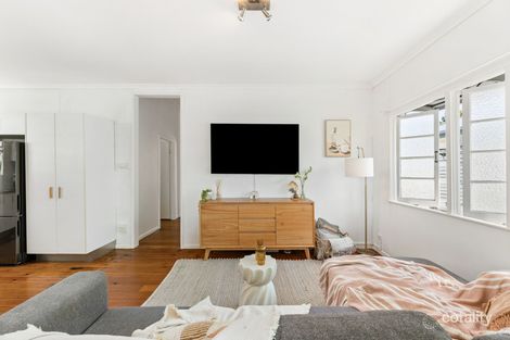 Property photo of 32 Shakespeare Street Coorparoo QLD 4151