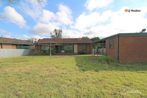 Property photo of 30 Blakemore Avenue Ashmont NSW 2650