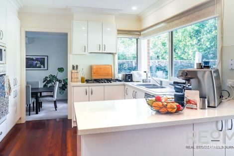 Property photo of 2/60 Windsor Crescent Surrey Hills VIC 3127