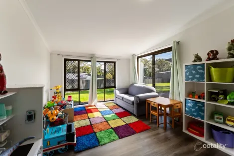 Property photo of 17 Ellwood Drive Bellmere QLD 4510