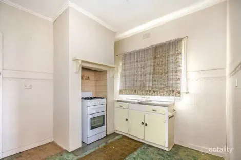 Property photo of 38 Compton Street Reservoir VIC 3073