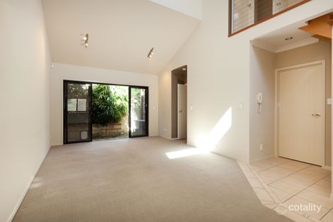 Property photo of 2/10 Broad Street Labrador QLD 4215