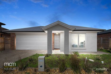 Property photo of 11 Fairwater Drive Point Cook VIC 3030