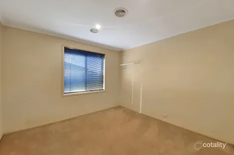 Property photo of 6 St Helens Place Rippleside VIC 3215